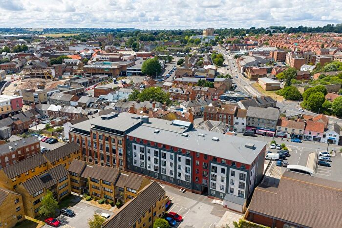 1 Bedroom Flat To Rent In Newton Road, Yeovil, BA20