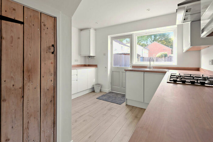 3 Bedroom Semi-Detached House To Rent In Oakwood Close, Midhurst, GU29