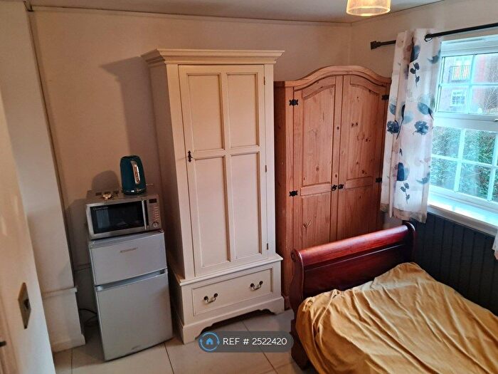 Studio To Rent In Warwick Way, Dartford, DA1