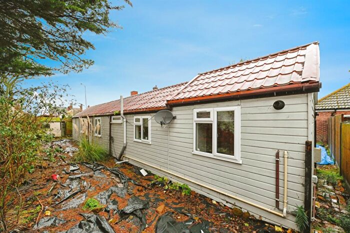 2 Bedroom Detached Bungalow For Sale In Neville Road, Heacham, King's Lynn, PE31