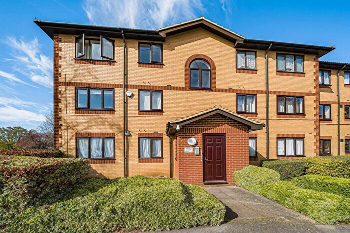 2 Bedroom Apartment For Sale In Churchill Close, Dartford, DA1
