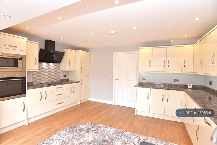 4 Bedroom Semi-Detached House To Rent In Coppice Rise, Harrogate, HG1