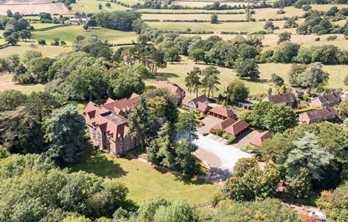 2 Bedroom Flat To Rent In Lea End Lane, Birmingham, Worcestershire, B38