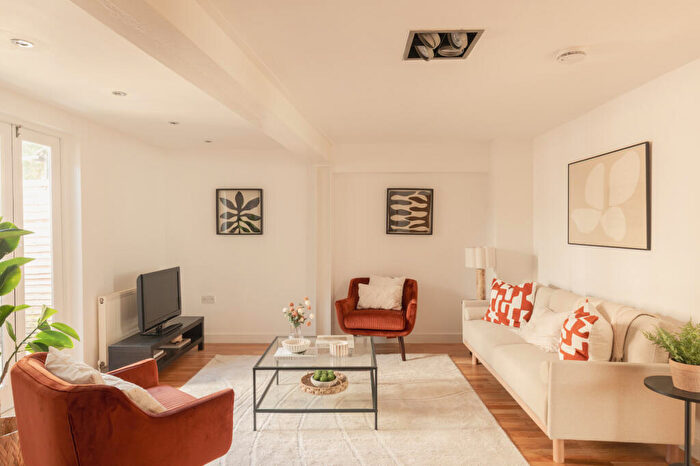 1 Bedroom Flat For Sale In Sturdy Road, London, London, SE15