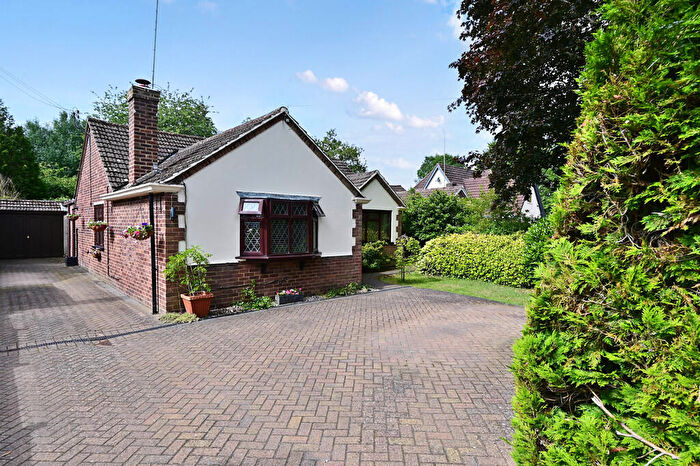 3 Bedroom Barn Conversion For Sale In Sandhurst Lane, Blackwater, Camberley, GU17