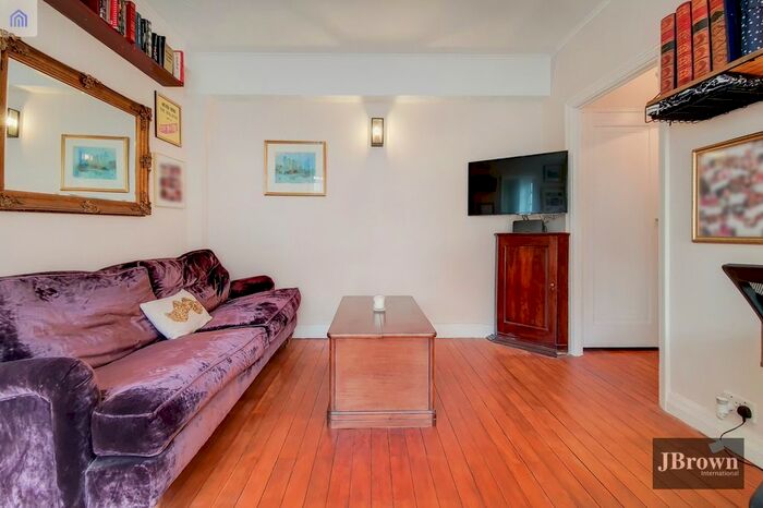 1 Bedroom Flat For Sale In Wavertree Court, London, London, SW2