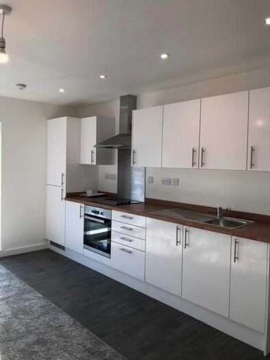 2 Bedroom Flat To Rent In York Road, Leeds LS9