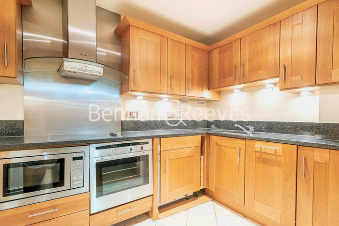2 Bedroom Apartment To Rent In Temple House, Temple Avenue, EC4Y