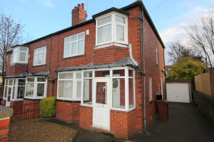 4 Bedroom Semi-Detached House To Rent In Eden Drive, Kirkstall, Leeds, LS4