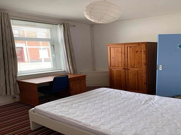 5 Bedroom Property To Rent In Victoria Avenue, Brynmill, Swansea, SA1