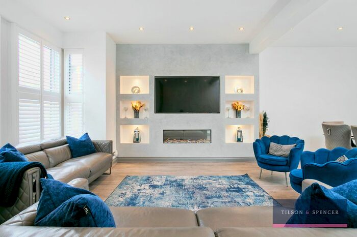 4 Bedroom Terraced House To Rent In Ingleby Road, Ilford, IG1