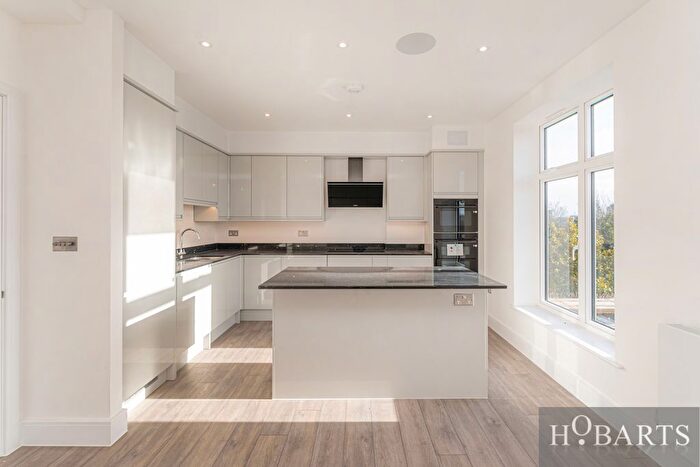 2 Bedroom Flat To Rent In Stapleton Hall Road, London, N4