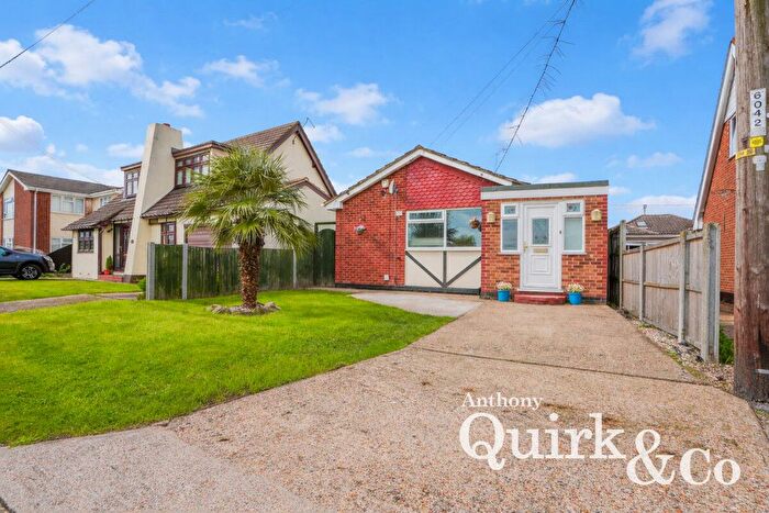 2 Bedroom Detached Bungalow For Sale In Orrmo Road, Canvey Island, SS8