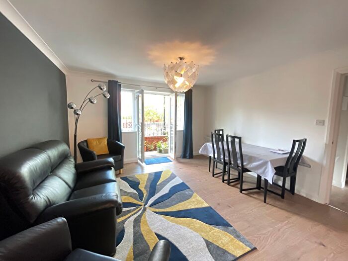 2 Bedroom Flat To Rent In Vancouver Quay, Salford Quays, Salford, M50