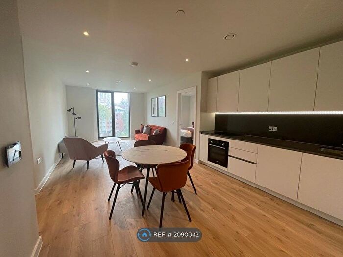 2 Bedroom Flat To Rent In Aspin Lane, Manchester, M4