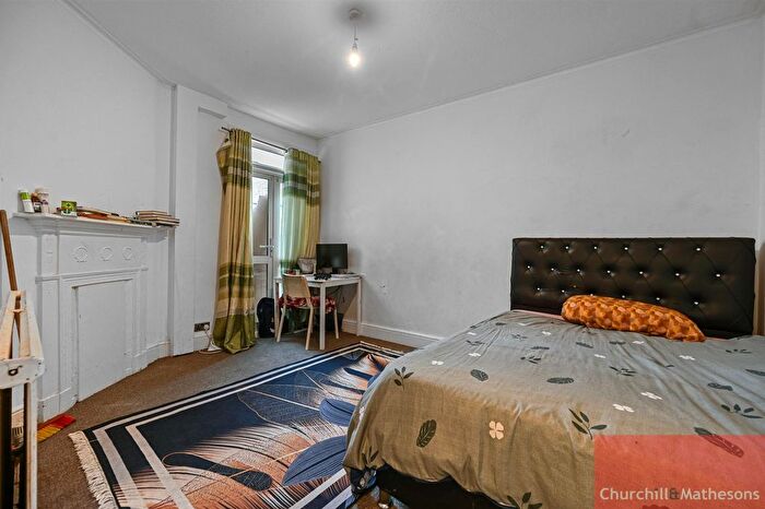 4 Bedroom Detached House For Sale In Tavistock Road, London, NW10