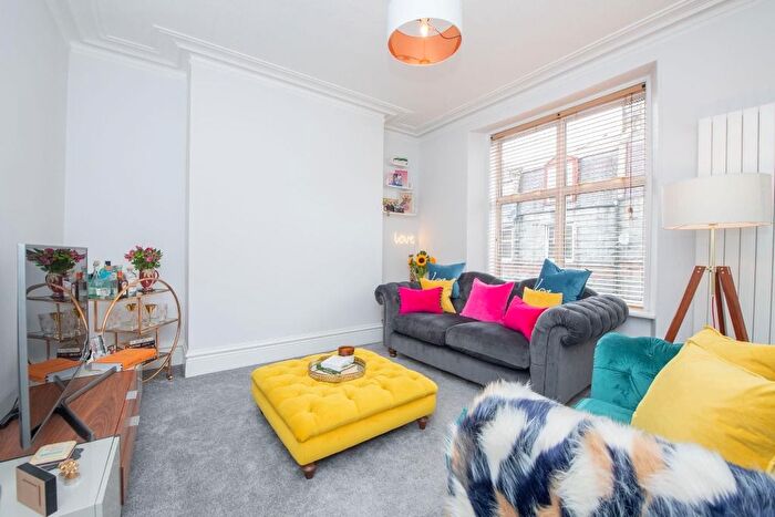 1 Bedroom Flat To Rent In Wallfield Place, Rosemount, Aberdeen, AB25