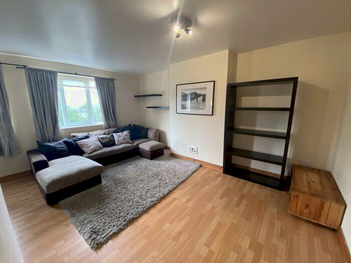 3 Bedroom Maisonette To Rent In My Street, Salford, M5