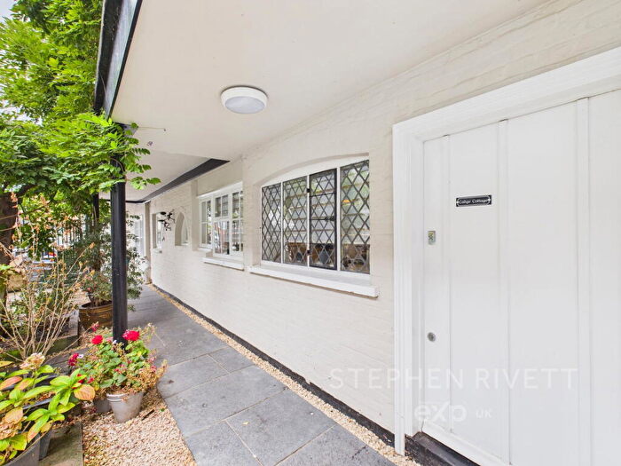 1 Bedroom Apartment For Sale In Cadge Cottage, Half Moon House, Clare, CO10