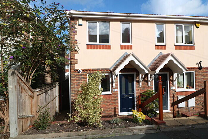 2 Bedroom End Of Terrace House To Rent In Holmesdale Road, North Holmwood, RH5