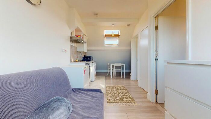 1 Bedroom Flat To Rent In Dollis Hill Lane, Neasden, London, NW2