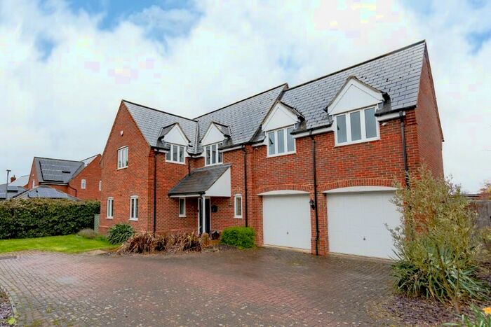 5 Bedroom Detached House For Sale In Cranfield Road, MK16
