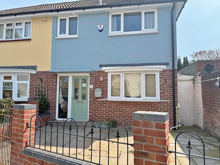 3 Bedroom Semi-Detached House To Rent In Castle Road, Southsea, PO5