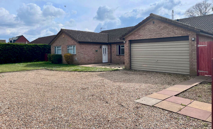 4 Bedroom Detached Bungalow To Rent In The Street, Beck Row, IP28