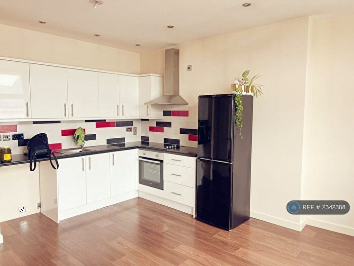 2 Bedroom Flat To Rent In Abington Square, Northampton, NN1