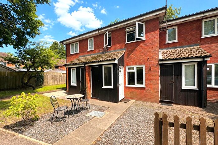 1 Bedroom House For Sale In Dart Road, Cove, Farnborough, GU14