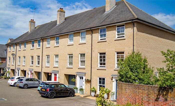4 Bedroom Town House For Sale In Qwysson Avenue, Bury St. Edmunds, IP33