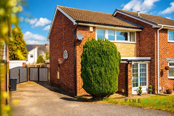 3 Bedroom Semi Detached House For Sale In Cornwall Drive, Grassmoor, S42