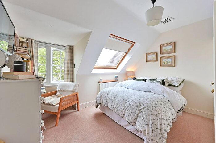 2 Bedroom Flat To Rent In Chartfield Avenue, Putney, London, SW15