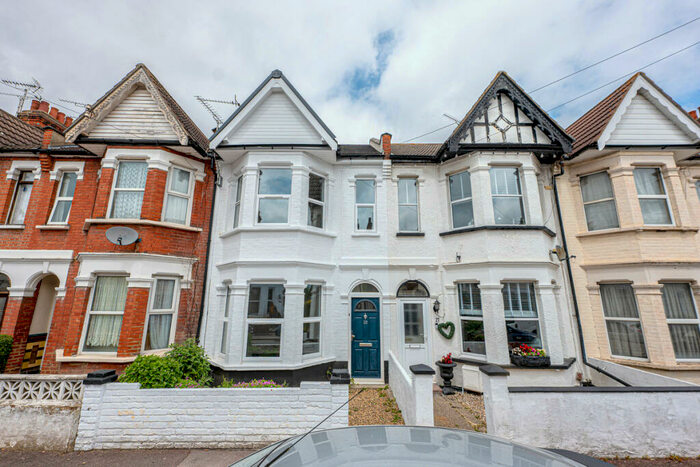 3 Bedroom Terraced House To Rent In Rayleigh Avenue, Westcliff-on-sea, SS0