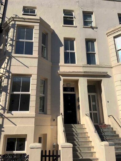 2 Bedroom Flat To Rent In Marine Terrace, Folkestone, CT20