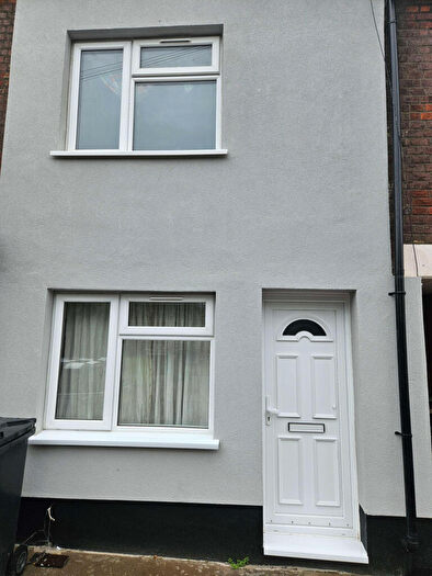 2 Bedroom Terraced House To Rent In Luton, LU1
