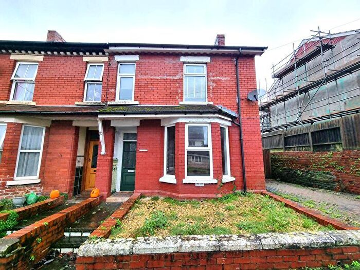 4 Bedroom Semi Detached House To Rent In The Crescent, Machen, CF83