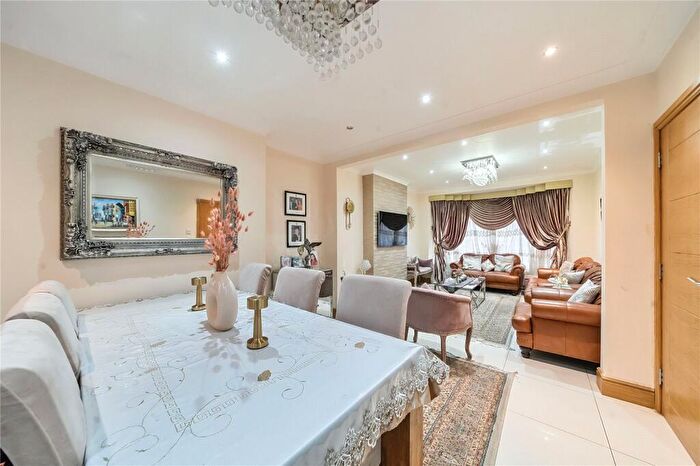 5 Bedroom Semi-Detached House For Sale In Cleveland Gardens, London, NW2