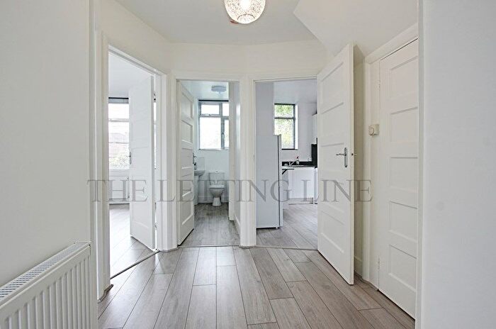 2 Bedroom Flat To Rent In Myddelton Avenue, Enfield, Middlesex, EN1