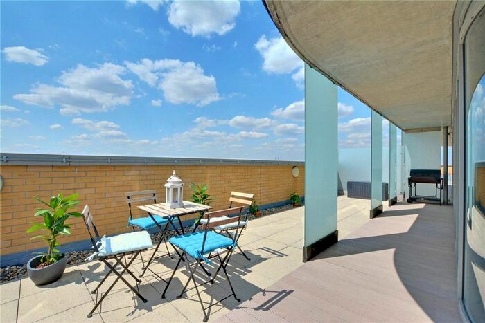 2 Bedroom Flat To Rent In Da Vinci Torre, Loampit Vale, London, SE13