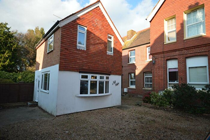 2 Bedroom Cottage To Rent In Mill Road, Worthing, BN11