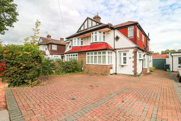 4 Bedroom Semi Detached House To Rent In Eden Way, Beckenham, BR3