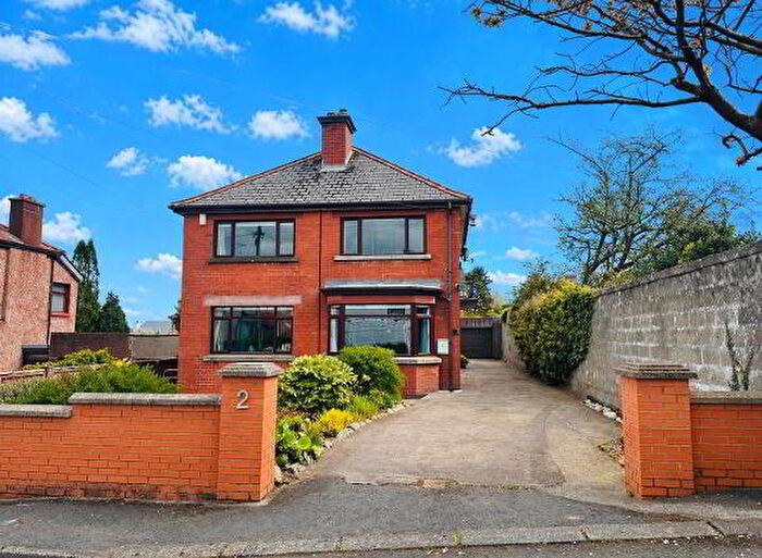 4 Bedroom Detached House For Sale In Caw Park, L'Derry, BT47