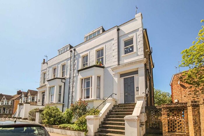 1 Bedroom Flat To Rent In Stanley Road, Teddington, TW11