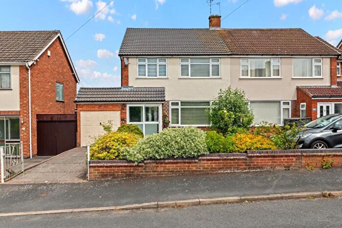 3 Bedroom Semi-Detached House For Sale In Dunblane Drive, Leamington Spa, CV32