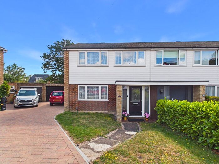 3 Bedroom Semi-Detached House For Sale In High Tree Close, Addlestone, Surrey, KT15