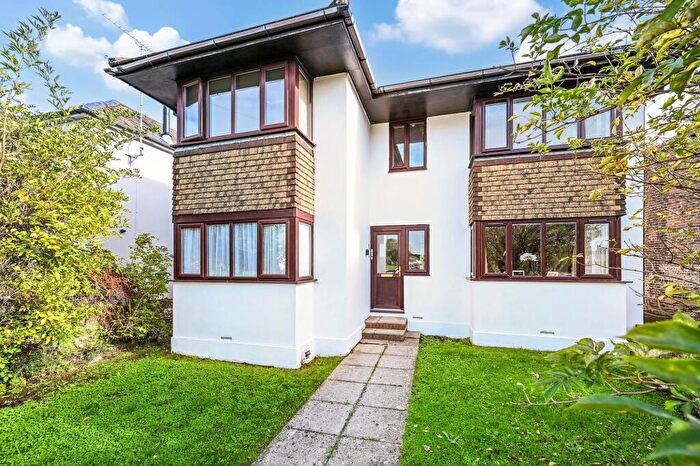 1 Bedroom Flat For Sale In Florence Road, Chichester, PO19