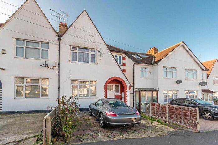 2 Bedroom Flat To Rent In Rayners Lane, Rayners Lane, Harrow, HA2