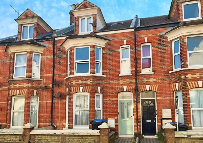 1 Bedroom Flat To Rent In Clifton Road, Littlehampton, BN17