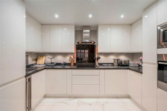 2 Bedroom Flat To Rent In Oriel Drive, Harrods Village, SW13